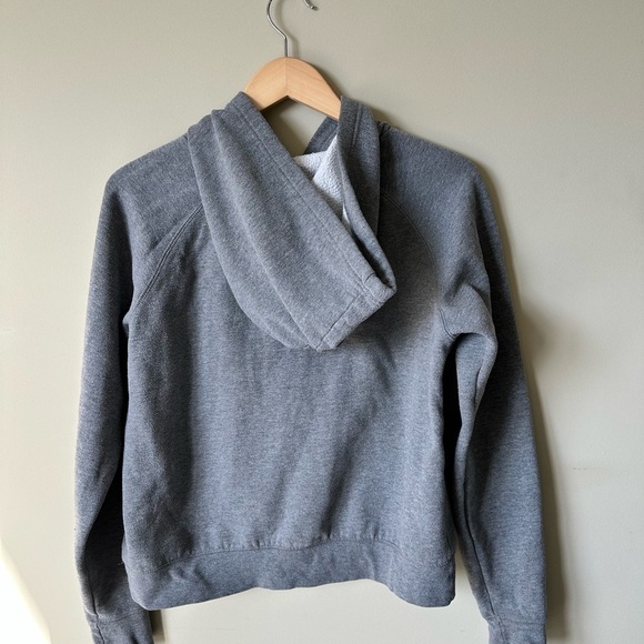 Brunette The Label The Brunette Middle Sister Chainstitch Hoodie in Heather Grey - Picture 4 of 6